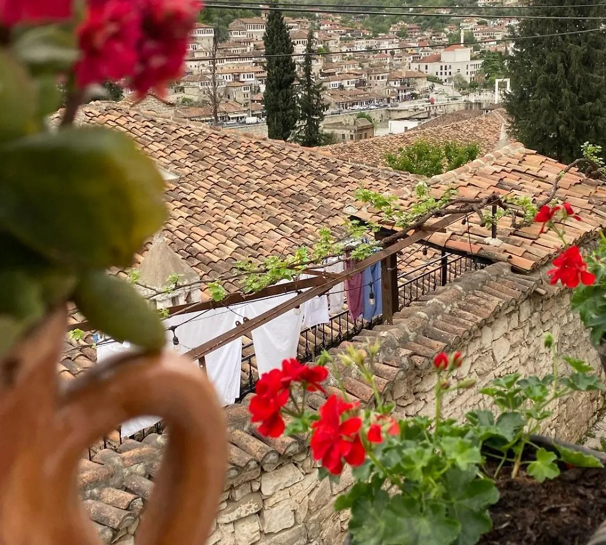 Oda E Skulptorit-Unesco Quarter Berat Albania