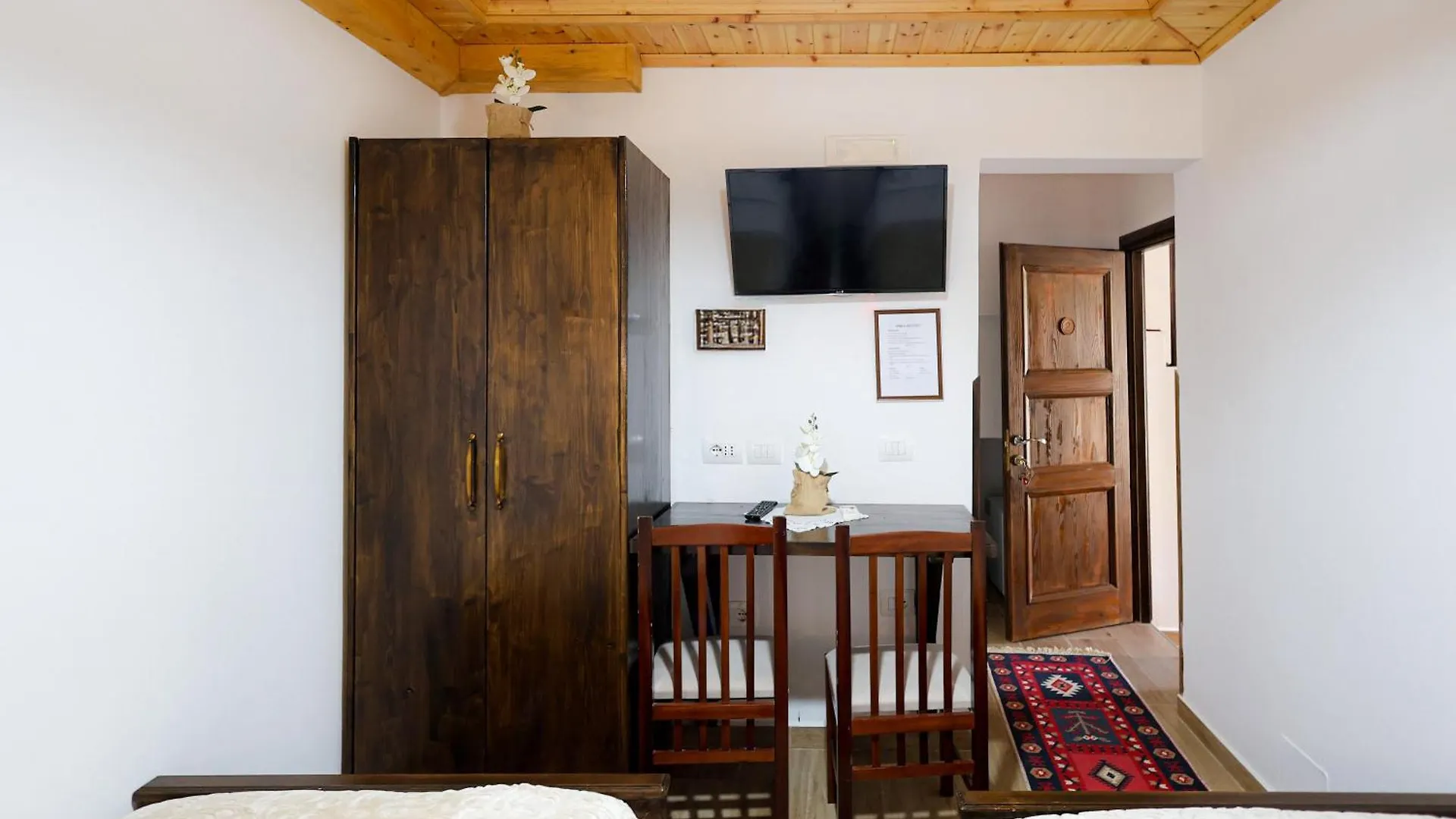 Oda E Skulptorit-Unesco Quarter Berat Guest house